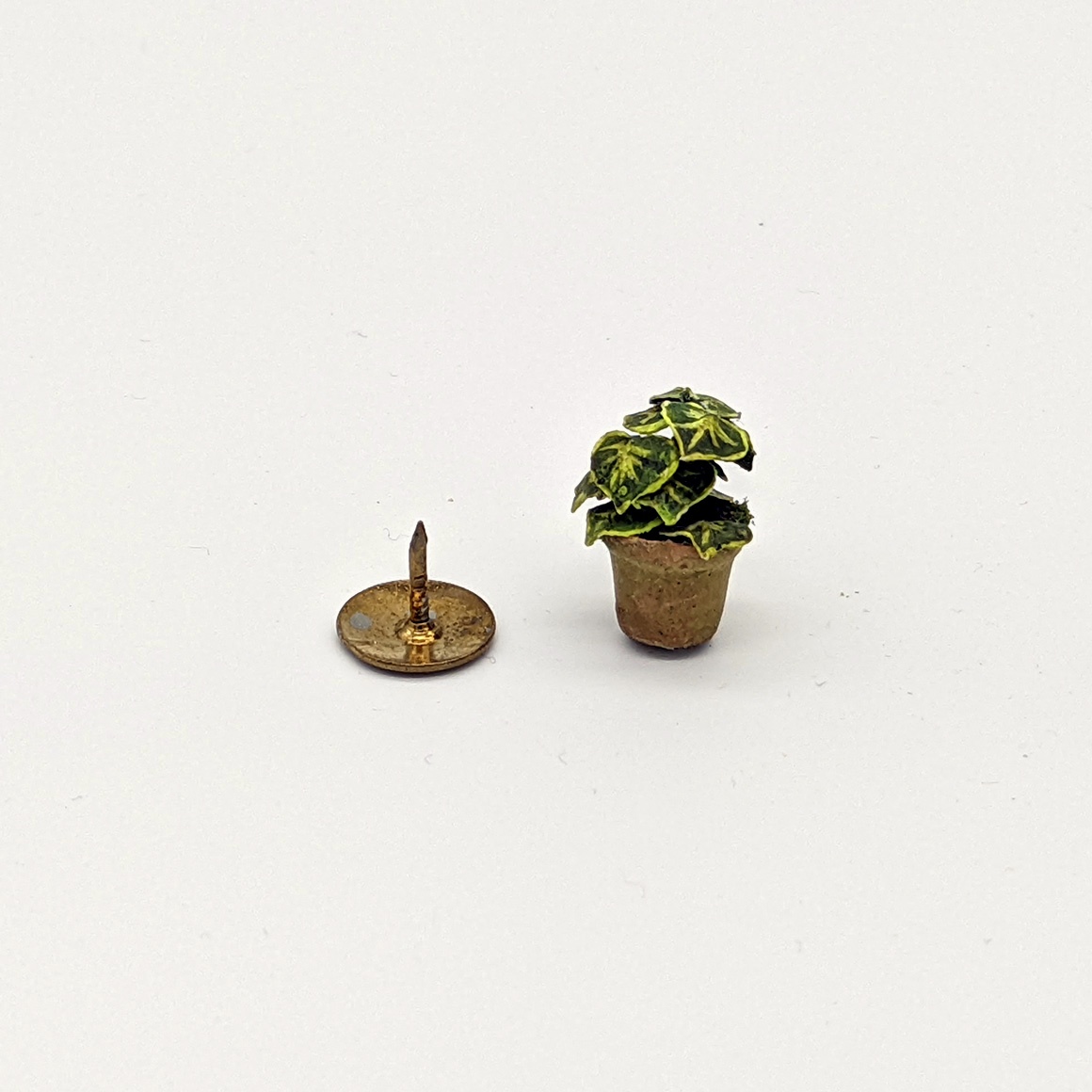 Handmade dollshouse miniature from The Itzy Bitzy Workshop