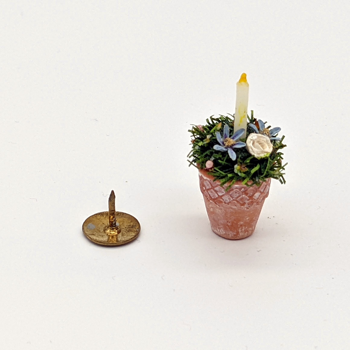 Handmade dollshouse miniature from The Itzy Bitzy Workshop